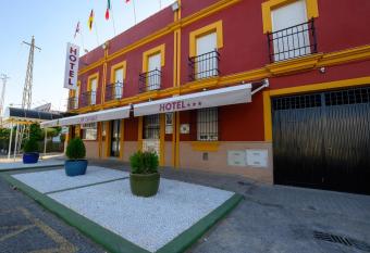 Hotel H28 Camas has Balcony rooms