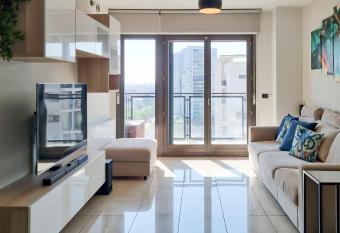 Italianway - Tognazzi 6 allows 18 year olds to book a room