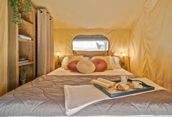 C  mping Castell Montgr   **** allows 18 year olds to book a room