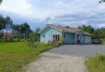 Pause nature au c  ur du parc naturel du M  doc allows 18 year olds to book a room