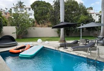 Casa privada en Villa Bricia has Balcony rooms