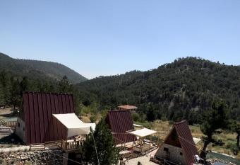 Bungalow G  l  am has Balcony rooms