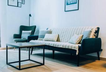 Simplicity Apartment has Balcony rooms