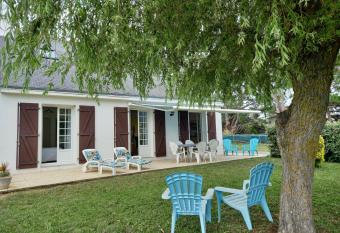 maison de l ile has Balcony rooms