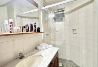 Flat com servi  os no Victor Konder - Mauricio allows 18 year olds to book a room