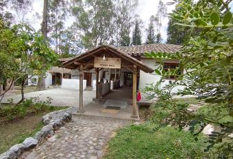PONDOWASI LODGE has Smoking rooms