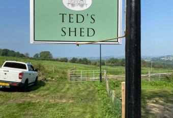 Ted s Shed: novel holiday accommodation has Balcony rooms