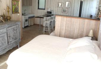 Chalet dans R  sidence Priv  e has Balcony rooms