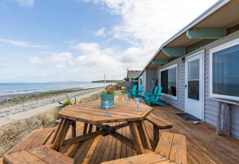 West Beach Wonderland by AvantStay Waterfront has Balcony rooms