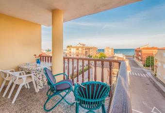 Apartamento o piso para 6 personas frente playa Moncofa has Balcony rooms
