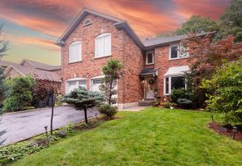 Luxurious Designer 5 Bedroom Detached Home in Toronto Posh Locale Over 10000 Square Feet Villa has Balcony rooms