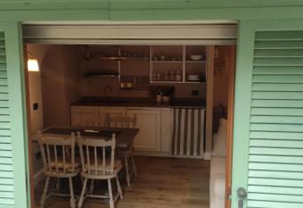 Bilocale a due passi dal mare immerso nel verde has Balcony rooms