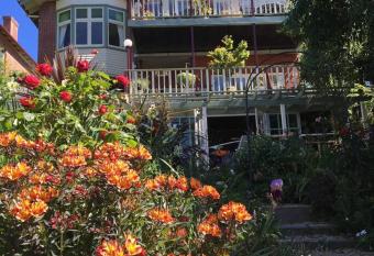 Providence House- 100 year old gracious residence has Balcony rooms