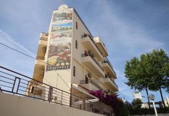 Hospedaria Buganvilia Alvor allows 18 year olds to book a room
