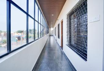 OYO Flagship Samruddhi Lodging allows 18 year olds to book a room