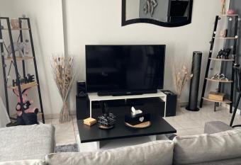 Appartement - Chic et Cosy    30 minutes de Paris et 25 minutes de Disney allows 18 year olds to book a room