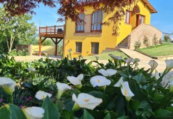 Villa Scarialetto nel Parco Naturale di Monte Cucco has Balcony rooms