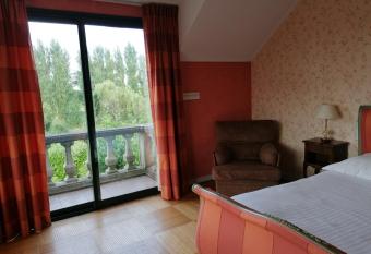 Les R  sidences du Moulin allows 18 year olds to book a room