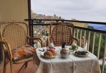 B&B La Finestra Sul Mare has Balcony rooms