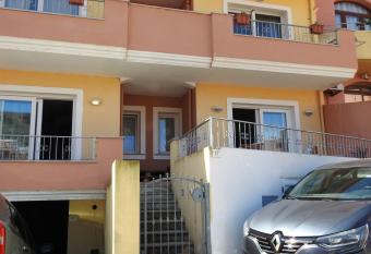 Le castellane allows 18 year olds to book a room