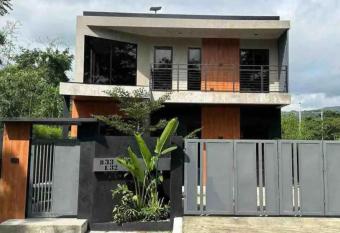 Chic Industrial Villa in Tanay, Rizal has Balcony rooms