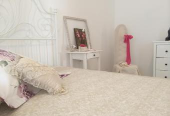 Azzurramare Bed & Breakfast has Balcony rooms