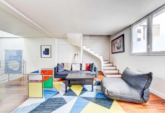 Bright and spacious 150 m atypical house has Balcony rooms