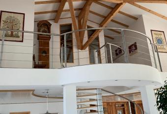 Luxus-Loft Atrium -X- allows 18 year olds to book a room