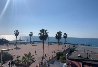 Casa Vale fronte mare has Balcony rooms