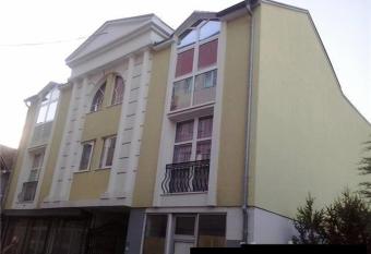 City Roam Hostel Villa has Balcony rooms