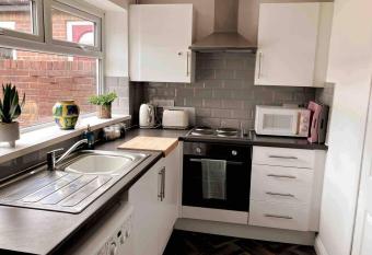 Immaculate 2-Bed House in Sunderland has Balcony rooms