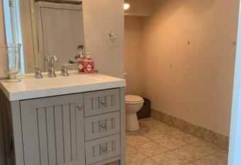 Tudor Pines Bed and Breakfast has rooms with a private hot tub