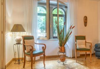 LE MERIDIEN, Rodez proche centre has Balcony rooms