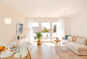 2 Zimmer Wohnung : Stylische und Gem  tliche has Balcony rooms