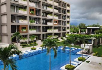 Hermoso y nuevo departamento en Nuevo Vallarta has rooms with a private hot tub