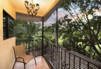 Casa de La Selva allows 18 year olds to book a room