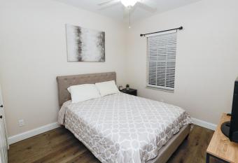 Stylish 2BR unit w/ hot tub 5 mins from the beach! has rooms with a private hot tub