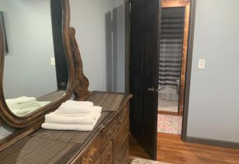 Cedar House has rooms with a private hot tub