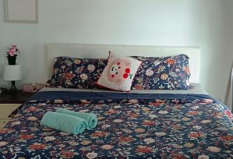 Green Heaven Homestay at Cybersquare Apex Tower has rooms with a private hot tub