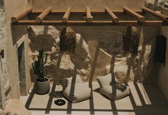 Manili Boutique Suites & Villas allows 18 year olds to book a room