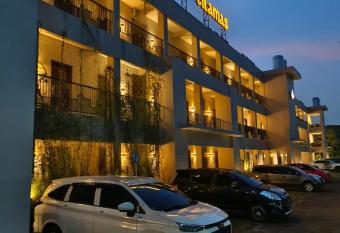 HOTEL TILAMAS has Balcony rooms