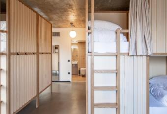 JOST Auberge de jeunesse Le Havre Centre Gare allows 18 year olds to book a room