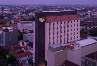 REZ Hotel has Balcony rooms