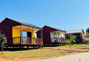DamView Eco Lodge has Balcony rooms