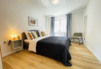 aday - Central Terrace Apartment in Hjorring has Balcony rooms