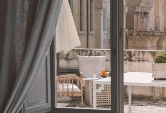 Palazzo Trigona Suites has Balcony rooms