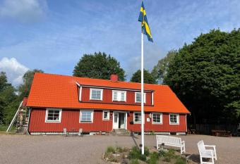 Sj  kaptensg  rden Bed & Breakfast allows 18 year olds to book a room