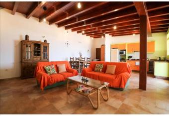 ESTRELLA HOUSE has Balcony rooms