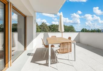 Chez Andr   By Plaza - Proche Disneyland Paris has Balcony rooms