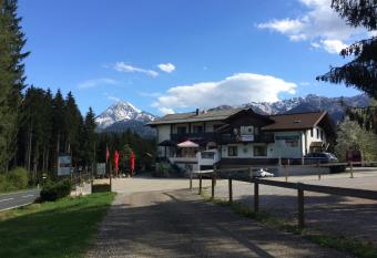 Karawanken Lodge has Balcony rooms